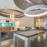 Lovely 1Bd - Central Downtown - Gym, Pool, Parking