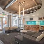 Lovely 1Bd - Central Downtown - Gym, Pool, Parking