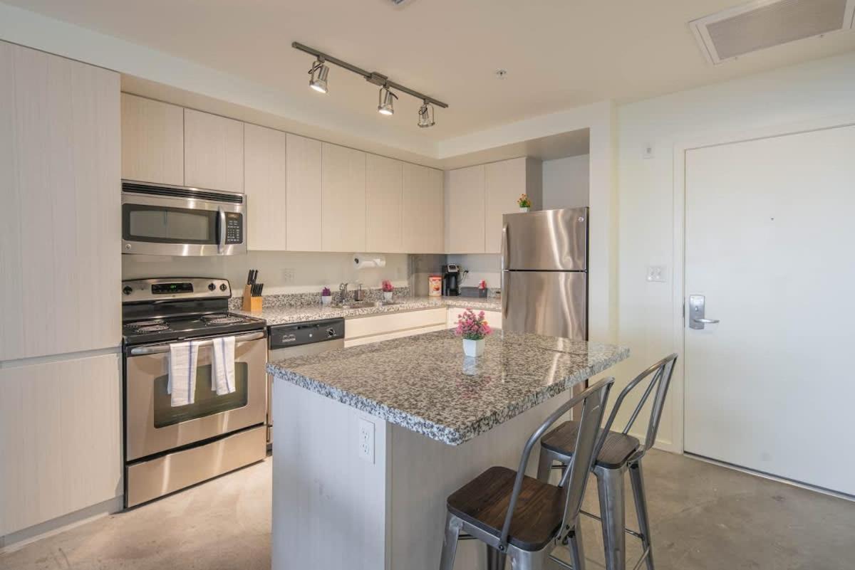 Lovely 1bd - Downtown - Gym, Pool, Parking Apartment Phoenix