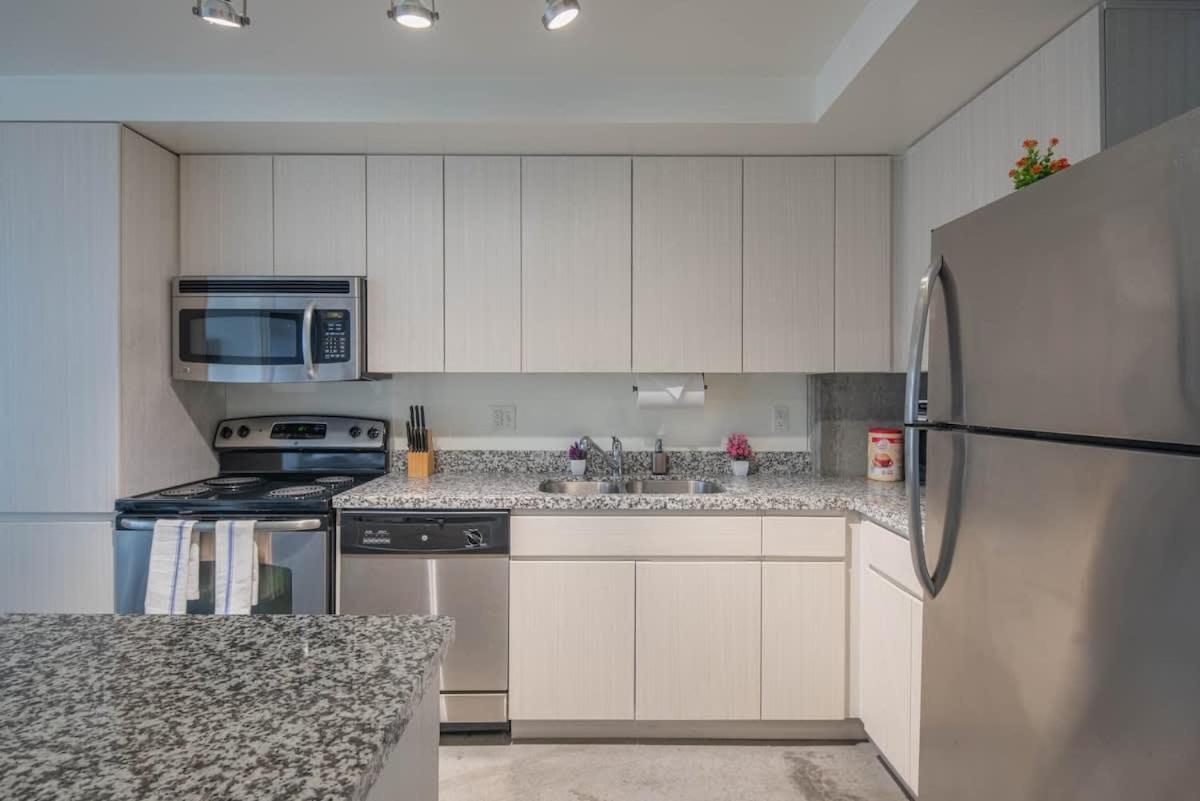 Apartment Lovely 1bd - Downtown - Gym, Pool, Parking Phoenix