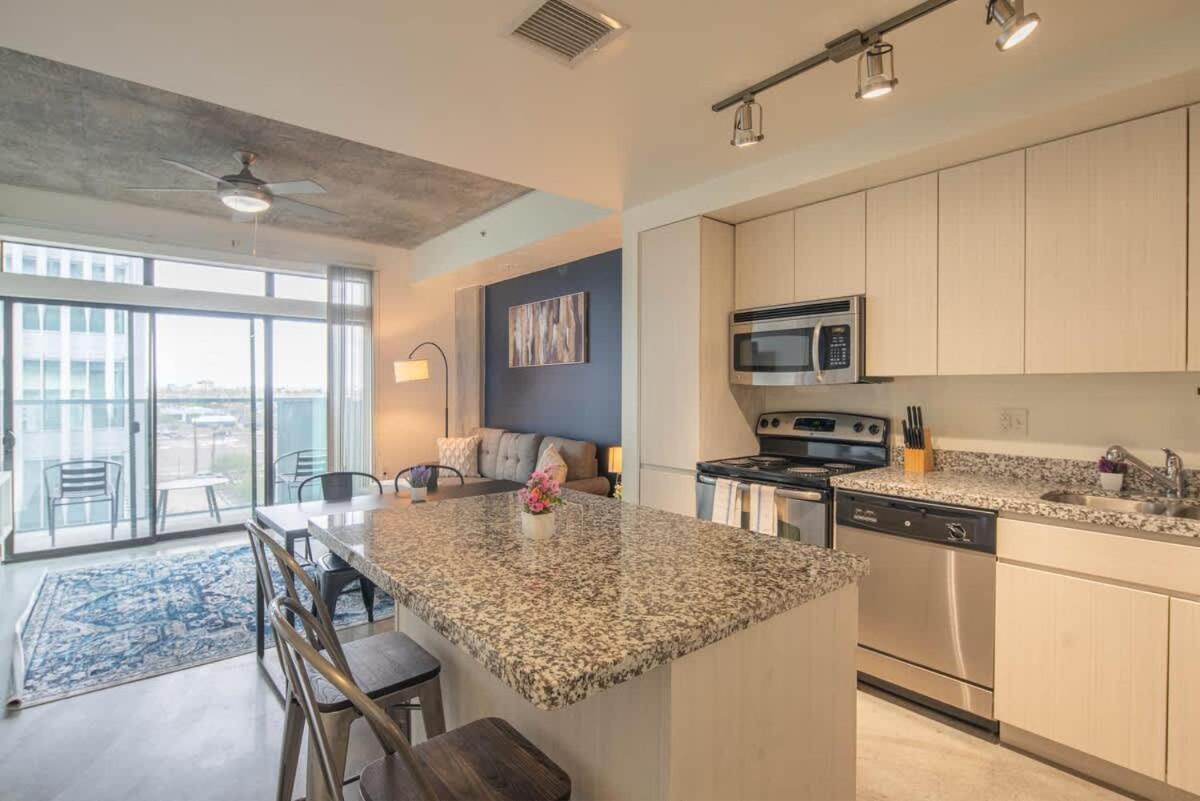 Apartment Lovely 1bd - Downtown - Gym, Pool, Parking