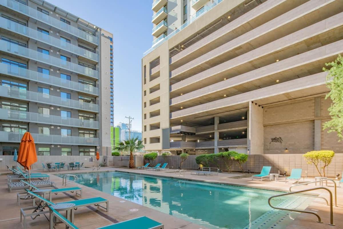 Lovely 1bd - Downtown - Gym, Pool, Parking Apartment *